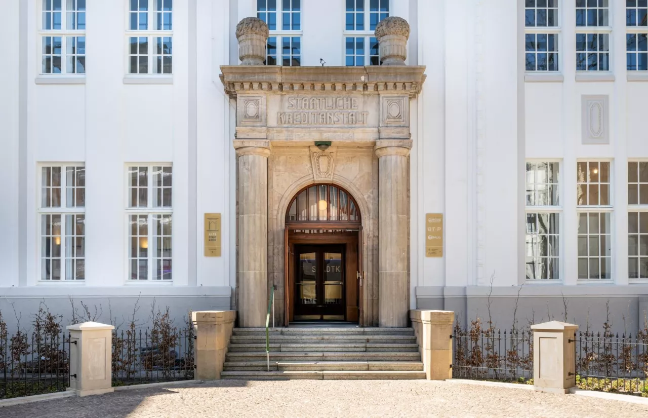aussenansicht_eingang_8168xy